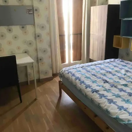 Homestay Chambre Spacieuse Et Confortable Il Y A Un Ascenseur Et Idealement Situe Choisy-le-Roi